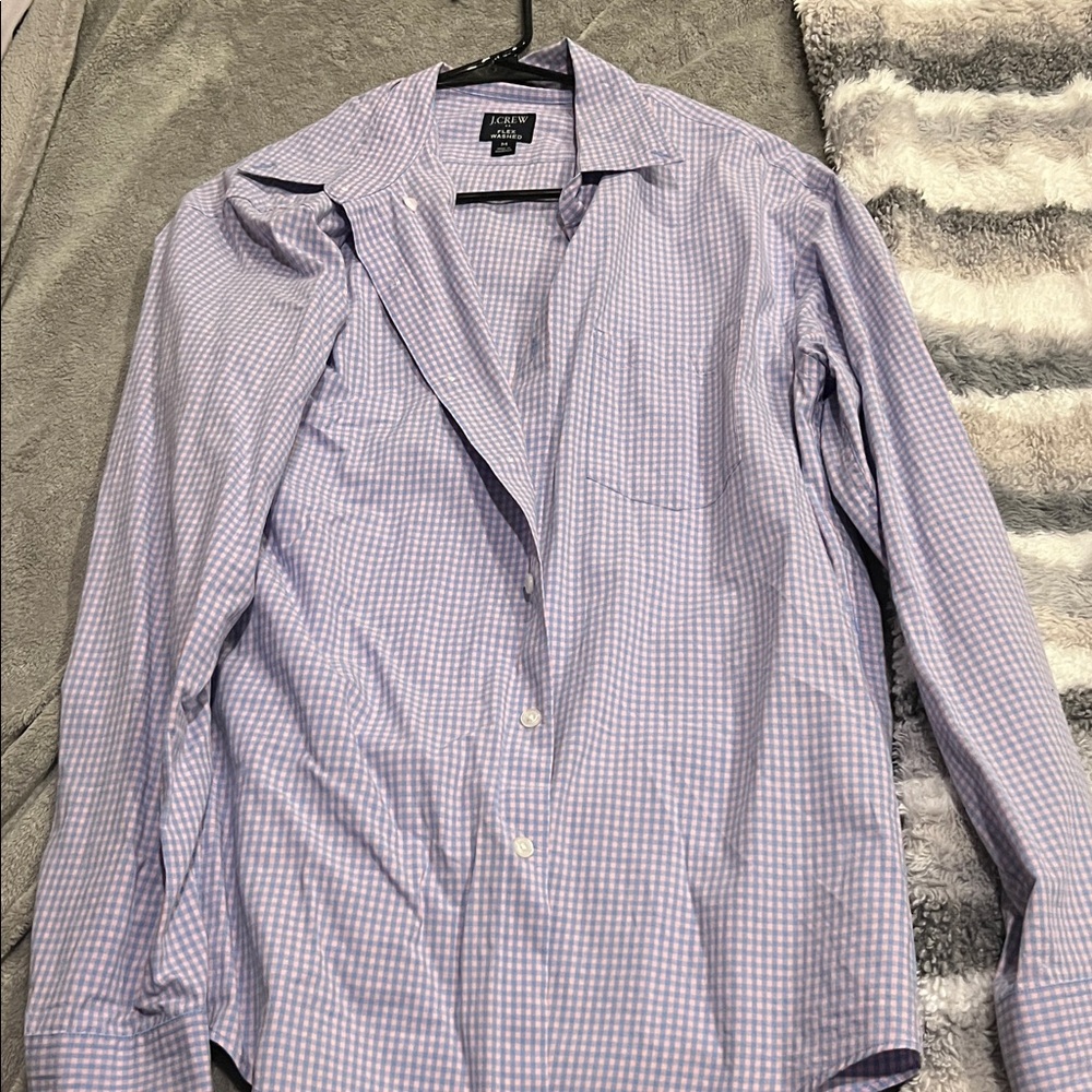 J Crew Mens size Medium long sleeve button down with pocket
